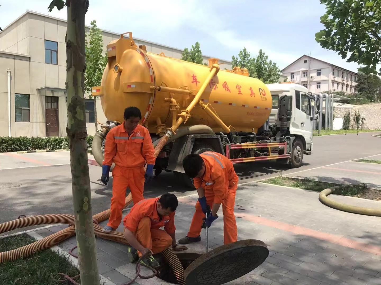 忻城化粪池清理与5-8吨吸粪车施工效率分析